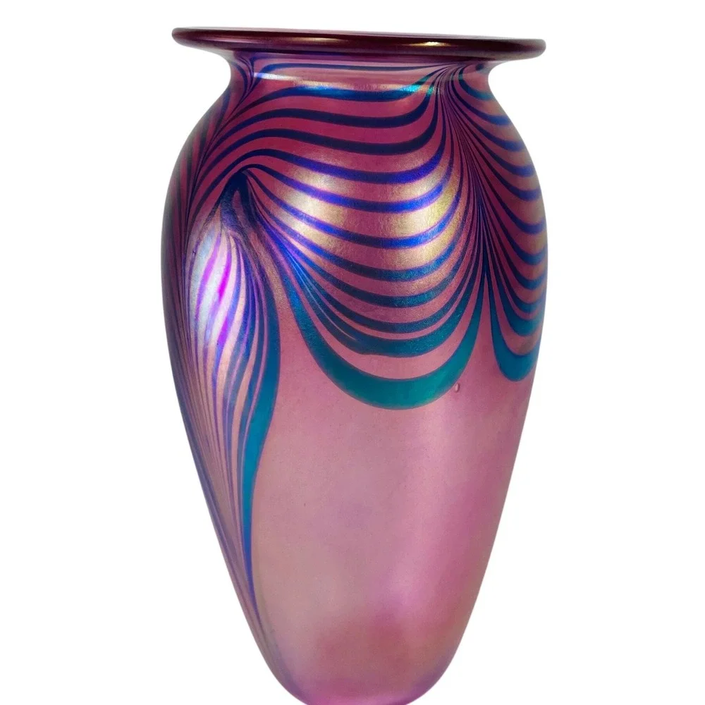Robert Eickholt Signed 1994 Iridescent MCM Pulled‎ Feather Pink Art Glass Vase